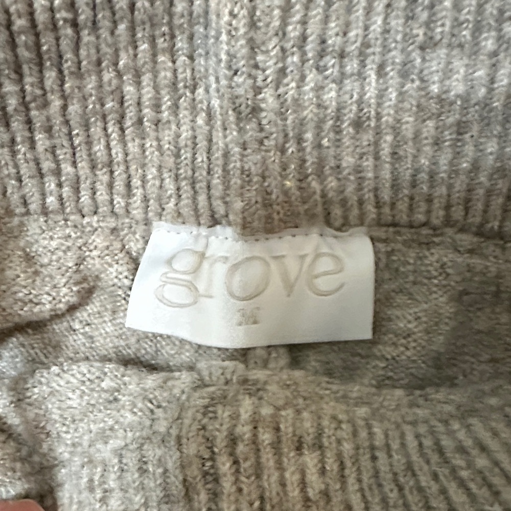 Neutral Gray Knit Lounge Set Grove the brand Logo SET - Picture 2 of 5